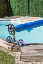 Enrollador telescópico Gre con ruedas grandes para piscinas enterradas hasta 5,5 m · Gre