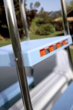 Escalera Gre 2×4 peldaños de acero inoxidable con plataforma para piscina elevada de hasta 132 cm · Gre