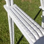 Escalera de seguridad Gre 2×4 peldaños de polietileno con plataforma para piscina elevada · Gre