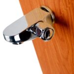 Ducha solar Gre de aluminio cuadrada aspecto madera con lavapiés 32 l · Gre