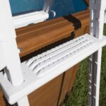Escalera de seguridad Gre 2×4 peldaños de polietileno con plataforma para piscina elevada · Gre